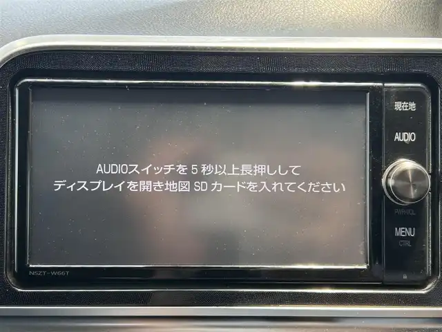 トヨタ シエンタ G クエロ 兵庫県 2017(平29)年 4.1万km ホワイトパールクリスタルシャイン 純正SDナビ/（CD・DVD・SD・AM・FM・BT）/フルセグTV/バックカメラ/両側パワースライドドア/トヨタセーフティセンス/プリクラッシュセーフティシステム/レーンディパーチャーアラート/先行車発進告知/アイドリングストップ/横滑り抑制装置/LEDヘッドライト/フォグライト/オートライト/オートマチックハイビーム/ウィンカーミラー/ハーフレザーシート/前席シートヒーター/プッシュスタート/スマートキー/スペアキー