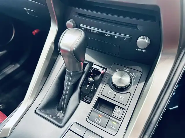 レクサス ＮＸ 300h バージョンL 大阪府 2020(令2)年 3.6万km ソニッククォーツ ワンオーナー/赤革/パワーシート/Dシートメモリ/エアシートヒーター/ステアリングヒーター/HUD/ACC/純正ナビ/TV/360度カメラ/純正18インチAW/電動リアゲート/ブラインドスポット/ETC/ドラレコ/レーダー探知機
