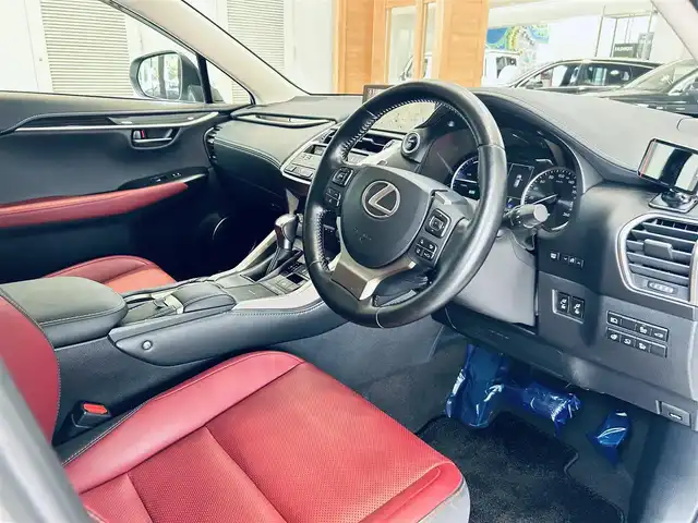 レクサス ＮＸ 300h バージョンL 大阪府 2020(令2)年 3.6万km ソニッククォーツ ワンオーナー/赤革/パワーシート/Dシートメモリ/エアシートヒーター/ステアリングヒーター/HUD/ACC/純正ナビ/TV/360度カメラ/純正18インチAW/電動リアゲート/ブラインドスポット/ETC/ドラレコ/レーダー探知機