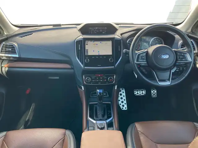 スバル フォレスター ハイブリッド アドバンス 静岡県 2021(令3)年 5.2万km マグネタイトグレーメタリック EyeSight/純正ナビ(CN-FX800D)/　AM FM CD DVD Blu-ray Bluetooth USB SD/フルセグTV/ビルトインETC/バックモニター/ドライブレコーダー/デジタルインナーミラー/LEDオートヘッドランプ/レーダークルーズコントロール/パワーシート(前席)/シートヒーター(前席)/ステアリングヒーター/パワーバックドア/前後方クリアランスソナー/スマートキー2本/純正18インチアルミホイール/純正ラゲッジマット/ワンオーナー/純正オプションサンルーフ/オプション茶×黒レザーシート
