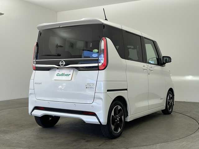 日産 ルークス ハイウェイスター X 兵庫県 2020(令2)年 3.7万km ホワイトパール ・エマージェンシーブレーキ/・車線逸脱警報/・先行車発進お知らせ/・標識認識機能/・ふらつき警報/・オートハイビーム/・前後コーナーセンサー/・KENWOOD製7インチナビ＆BT＆SD＆CD/・アラウンドビューモニター/・社外前後ドライブレコーダー/・ETC/・後席サーキュレーター/・快適パックA/・W＋サイドエアバック/・カーテンエアバック/・両側パワースライドドア/・左側ハンズフリー機能/・アイドリングストップ/・スマートキー/・プッシュスタート/・フロアマット