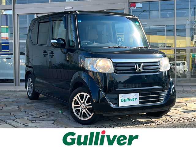 ホンダ Ｎ ＢＯＸ G Lパッケージ 静岡県 2013(平25)年 13.6万km クリスタルブラックパール 純正ナビ/FM/AM/CD/DVD/USB/SD/ワンセグ/VTR/主要装備/・純正ナビ　/・スマートキー　/・バックカメラ　/・片側パワースライドドア　/・ステアリングリモコン　/・ＥＴＣ　/・アイドリングストップ　/・純正アルミホイール　/・プッシュスタート　/・純正フロアマット　/・スペアキー　/・横滑り防止装置/・盗難防止装置