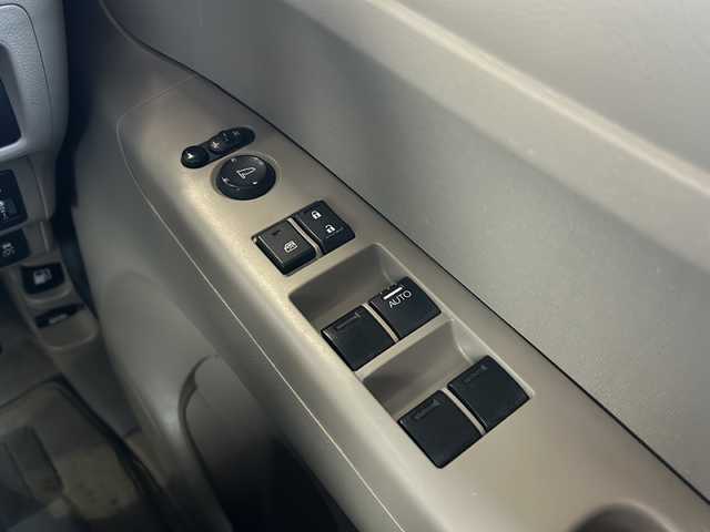 ホンダ Ｎ ＢＯＸ G Lパッケージ 静岡県 2013(平25)年 13.6万km クリスタルブラックパール 純正ナビ/FM/AM/CD/DVD/USB/SD/ワンセグ/VTR/主要装備/・純正ナビ　/・スマートキー　/・バックカメラ　/・片側パワースライドドア　/・ステアリングリモコン　/・ＥＴＣ　/・アイドリングストップ　/・純正アルミホイール　/・プッシュスタート　/・純正フロアマット　/・スペアキー　/・横滑り防止装置/・盗難防止装置