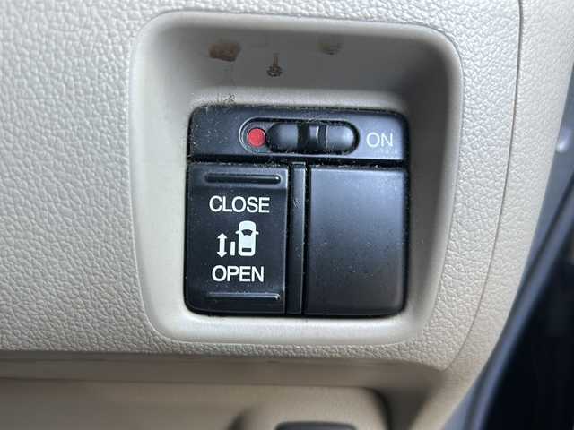 ホンダ Ｎ ＢＯＸ G Lパッケージ 静岡県 2013(平25)年 13.6万km クリスタルブラックパール 純正ナビ/FM/AM/CD/DVD/USB/SD/ワンセグ/VTR/主要装備/・純正ナビ　/・スマートキー　/・バックカメラ　/・片側パワースライドドア　/・ステアリングリモコン　/・ＥＴＣ　/・アイドリングストップ　/・純正アルミホイール　/・プッシュスタート　/・純正フロアマット　/・スペアキー　/・横滑り防止装置/・盗難防止装置