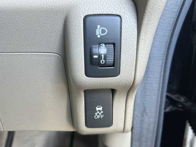 ホンダ Ｎ ＢＯＸ G Lパッケージ 静岡県 2013(平25)年 13.6万km クリスタルブラックパール 純正ナビ/FM/AM/CD/DVD/USB/SD/ワンセグ/VTR/主要装備/・純正ナビ　/・スマートキー　/・バックカメラ　/・片側パワースライドドア　/・ステアリングリモコン　/・ＥＴＣ　/・アイドリングストップ　/・純正アルミホイール　/・プッシュスタート　/・純正フロアマット　/・スペアキー　/・横滑り防止装置/・盗難防止装置