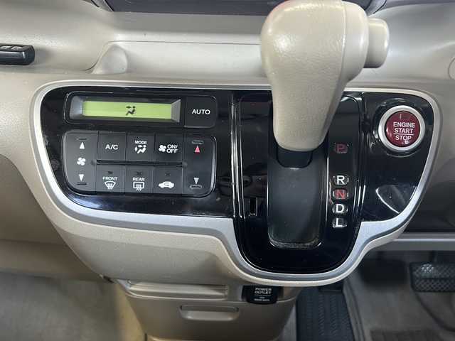 ホンダ Ｎ ＢＯＸ G Lパッケージ 静岡県 2013(平25)年 13.6万km クリスタルブラックパール 純正ナビ/FM/AM/CD/DVD/USB/SD/ワンセグ/VTR/主要装備/・純正ナビ　/・スマートキー　/・バックカメラ　/・片側パワースライドドア　/・ステアリングリモコン　/・ＥＴＣ　/・アイドリングストップ　/・純正アルミホイール　/・プッシュスタート　/・純正フロアマット　/・スペアキー　/・横滑り防止装置/・盗難防止装置