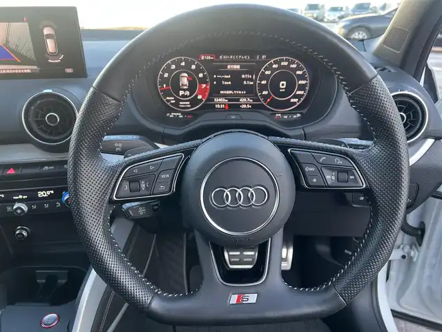 アウディ ＳＱ２ 広島県 2020(令2)年 3.3万km グレイシアホワイトメタリック アダプティブクルーズコントロール/・ホールドアシスト/・パーキングシステム/・リアビューカメラ/・プレセンスフロント/純正ナビ/・TV/・Bluetooth/・バックカメラ/バーチャルコックピット/パワーバックドア/純正ドラレコ2CH/ETC/19インチ5スポークアルミホイール/レッドキャリパー/ハーフレザー
