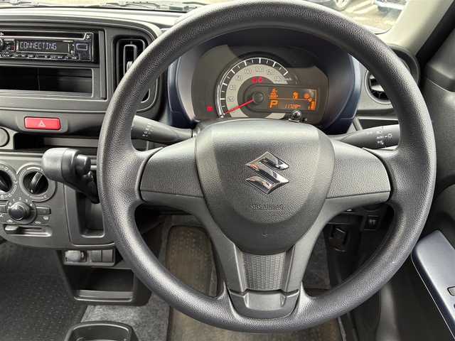 スズキ アルト A 熊本県 2022(令4)年 1.2万km スペリアホワイト ワンオーナー/社外カーオーディオ/【CD/Bluetooth/FM/AM】/衝突被害軽減システム/レーンキープアシスト/コーナーセンサー(後)/オートライト/オートマチックハイビーム/アイドリングストップ/横滑り防止装置/盗難防止装置/純正フロアマット/ダブル＋サイドエアバック/リモコンキー/取扱説明書/保証書