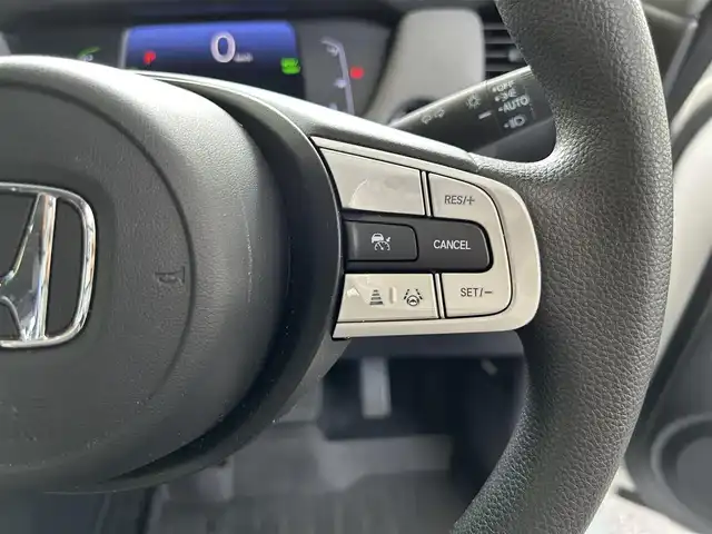 ホンダ フィット e:HEVクロスター 長崎県 2020(令2)年 4.6万km プラチナホワイトパール 純正HDDナビ(BT/FM/AM/フルセグ/CD/DVD)/プッシュスタート/スマートキー/スペアキー(1本)/渋滞追従機能付アダプティブクルーズコントロール/ナビ連動型ドラレコ/ビルトインETC/ステアリングスイッチ/純正フロアマット/純正16インチアルミホイール/ABS/VSA/LKAS/踏み間違い衝突軽減システム/CMBS/オートライト/パーキングセンサーシステム/SRSダブル・サイドエアバッグ/SRSカーテンエアバッグ/ISOFIX/イモビライザーシステム/取扱説明書/保証書/記録簿