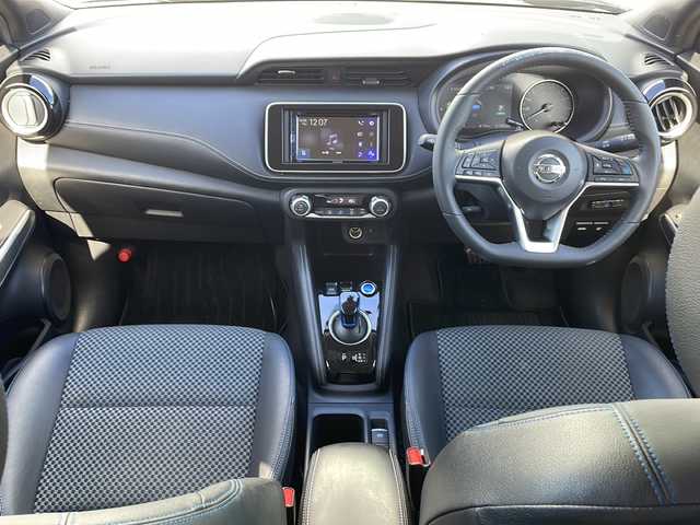 日産 キックス X 島根県 2020(令2)年 9.9万km ナイトベールパープル 社外ディスプレイオーディオ(FN-8500DVS)/BT CD ラジオ/エマージェンシーブレーキ/プロパイロット/アラウンドビューカメラ/デジタルインナーミラー/電子パーキング/AUTO HOLD/ETC/LEDヘッドライト/AUTOライト/フォグライト/ハーフレザーシート/純正17インチアルミホイール/電動格納ミラー/ISOFIX