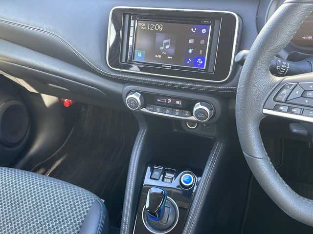 日産 キックス X 島根県 2020(令2)年 9.9万km ナイトベールパープル 社外ディスプレイオーディオ(FN-8500DVS)/BT CD ラジオ/エマージェンシーブレーキ/プロパイロット/アラウンドビューカメラ/デジタルインナーミラー/電子パーキング/AUTO HOLD/ETC/LEDヘッドライト/AUTOライト/フォグライト/ハーフレザーシート/純正17インチアルミホイール/電動格納ミラー/ISOFIX