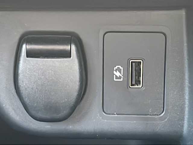 日産 キックス X 島根県 2020(令2)年 9.9万km ナイトベールパープル 社外ディスプレイオーディオ(FN-8500DVS)/BT CD ラジオ/エマージェンシーブレーキ/プロパイロット/アラウンドビューカメラ/デジタルインナーミラー/電子パーキング/AUTO HOLD/ETC/LEDヘッドライト/AUTOライト/フォグライト/ハーフレザーシート/純正17インチアルミホイール/電動格納ミラー/ISOFIX