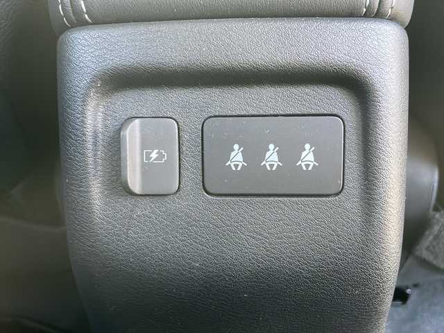 日産 キックス X 島根県 2020(令2)年 9.9万km ナイトベールパープル 社外ディスプレイオーディオ(FN-8500DVS)/BT CD ラジオ/エマージェンシーブレーキ/プロパイロット/アラウンドビューカメラ/デジタルインナーミラー/電子パーキング/AUTO HOLD/ETC/LEDヘッドライト/AUTOライト/フォグライト/ハーフレザーシート/純正17インチアルミホイール/電動格納ミラー/ISOFIX