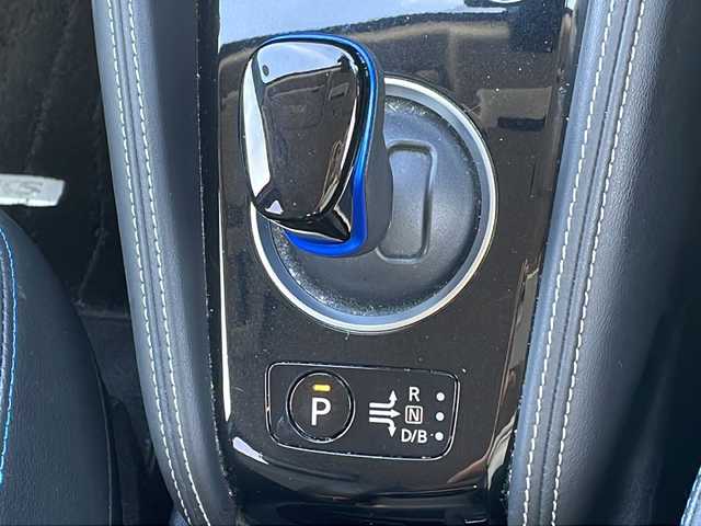 日産 キックス X 島根県 2020(令2)年 9.9万km ナイトベールパープル 社外ディスプレイオーディオ(FN-8500DVS)/BT CD ラジオ/エマージェンシーブレーキ/プロパイロット/アラウンドビューカメラ/デジタルインナーミラー/電子パーキング/AUTO HOLD/ETC/LEDヘッドライト/AUTOライト/フォグライト/ハーフレザーシート/純正17インチアルミホイール/電動格納ミラー/ISOFIX