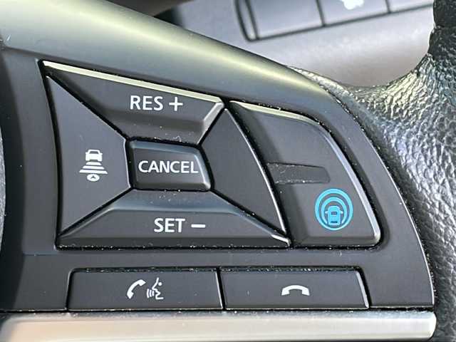 日産 キックス X 島根県 2020(令2)年 9.9万km ナイトベールパープル 社外ディスプレイオーディオ(FN-8500DVS)/BT CD ラジオ/エマージェンシーブレーキ/プロパイロット/アラウンドビューカメラ/デジタルインナーミラー/電子パーキング/AUTO HOLD/ETC/LEDヘッドライト/AUTOライト/フォグライト/ハーフレザーシート/純正17インチアルミホイール/電動格納ミラー/ISOFIX