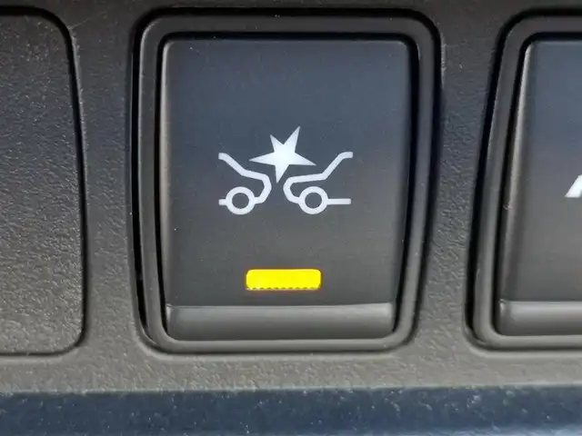 日産 ジューク 16GT パーソナライズ 茨城県 2016(平28)年 6.6万km アズライトブルー 純正ナビ/【iPod・SD・ラジオ・TV・ウォークマン・USB・CD・DVD・Blu-ray・HDMI・VTR・AUX】/ETC/Bカメラ/MTモード付AT/横滑り防止装置/衝突被害軽減システム/オートライト/Fフォグ/キセノンライト/社外フロアマット/純正アルミホイール/スマートキー/プッシュスタート