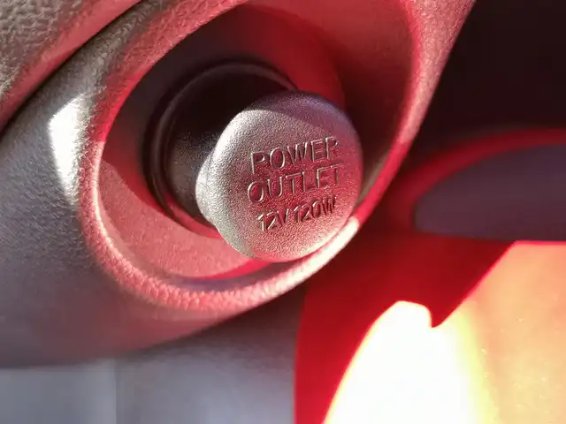 日産 ジューク 16GT パーソナライズ 茨城県 2016(平28)年 6.6万km アズライトブルー 純正ナビ/【iPod・SD・ラジオ・TV・ウォークマン・USB・CD・DVD・Blu-ray・HDMI・VTR・AUX】/ETC/Bカメラ/MTモード付AT/横滑り防止装置/衝突被害軽減システム/オートライト/Fフォグ/キセノンライト/社外フロアマット/純正アルミホイール/スマートキー/プッシュスタート