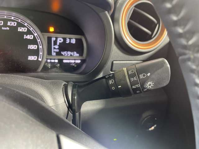 ダイハツ ブーン シルク Gパッケージ SAⅢ 沖縄県 2018(平30)年 4.6万km ダークエメラルドマイカ 禁煙車/純正ナビ/・フルセグTV／CD/・Bluetooth／DVD/全方位カメラ/衝突被害軽減ブレーキ/車線逸脱抑制制御機能/コーナーセンサー/オートマチックハイビーム/アイドリングストップ/前方ドライブレコーダー/LEDヘッドライト/フォグライト/スマートキー/保証書/取扱説明書