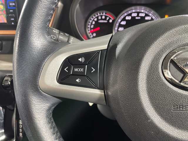 ダイハツ ブーン シルク Gパッケージ SAⅢ 沖縄県 2018(平30)年 4.6万km ダークエメラルドマイカ 禁煙車/純正ナビ/・フルセグTV／CD/・Bluetooth／DVD/全方位カメラ/衝突被害軽減ブレーキ/車線逸脱抑制制御機能/コーナーセンサー/オートマチックハイビーム/アイドリングストップ/前方ドライブレコーダー/LEDヘッドライト/フォグライト/スマートキー/保証書/取扱説明書