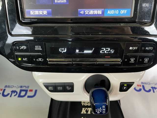 トヨタ プリウス Sセーフティプラス 宮城県 2016(平28)年 11.9万km スティールブロンドM (株)IDOMが運営する【じしゃロン仙台店】の自社ローン専用車両になりますこちらは現金またはオートローンご利用時の価格です。自社ローンご希望の方は別途その旨お申付け下さい/セーフティセンス/SDナビ/フルセグ/Bluetooth/バックカメラ/ヘッドアップディスプレイ/クルコン/クリアランスソナー/車高調/LEDヘッドライト