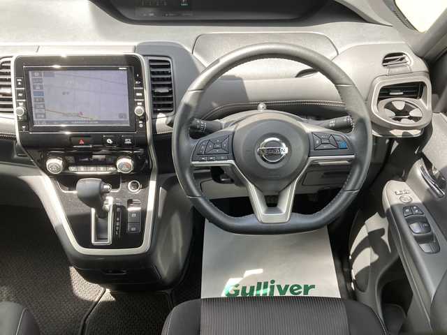 日産 セレナ ハイウェイスター Vセレクション 佐賀県 2018(平30)年 5.3万km ダイヤモンドブラック 純正9インチナビ/アラウンドビューモニター/プロパイロット/エマージェンシーブレーキ/LDW/クリアランスソナー/両側パワースライドドア/ハンズフリーオートスライドドア/電動パーキングブレーキ/オートブレーキホールド/スマートルームミラー/ステアリングリモコン/プッシュスタート/インテリジェントキー/LEDヘッドライト/フォグライト/純正アルミホイール