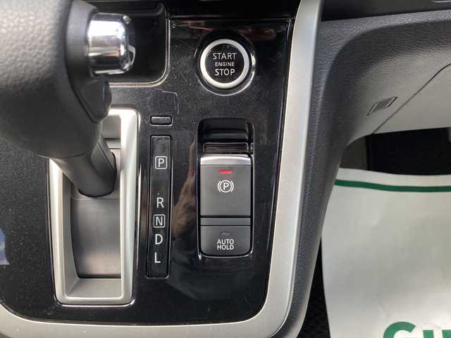 日産 セレナ ハイウェイスター Vセレクション 佐賀県 2018(平30)年 5.3万km ダイヤモンドブラック 純正9インチナビ/アラウンドビューモニター/プロパイロット/エマージェンシーブレーキ/LDW/クリアランスソナー/両側パワースライドドア/ハンズフリーオートスライドドア/電動パーキングブレーキ/オートブレーキホールド/スマートルームミラー/ステアリングリモコン/プッシュスタート/インテリジェントキー/LEDヘッドライト/フォグライト/純正アルミホイール