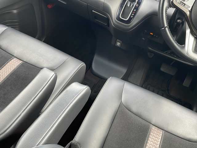 ホンダ Ｎ ＢＯＸ カスタム G EX ターボ ホンダセンシング 埼玉県 2017(平29)年 6万km クリスタルブラックパール Honda SENSING/	ナビ装着用スペシャルパッケージ＋ETC車載器/	助手席スーパースライドシート/	オートリトラミラー/	アレルクリーンプラスシート/	プラズマクラスター技術搭載フルオート・エアコンディショナー/	リア左側パワースライドドア/	リア右側パワースライドドア/	前席用i-サイドエアバッグシステム＋サイドカーテンエアバッグシステム(前席/後席対応)/	ブラック塗装＋切削 15インチアルミホイール/	プライムスムース＆トリコットコンビシート/	パドルシフト/	親水/ヒーテッドドアミラー＋フロントドア撥水ガラス/	運転席＆助手席シートヒーター