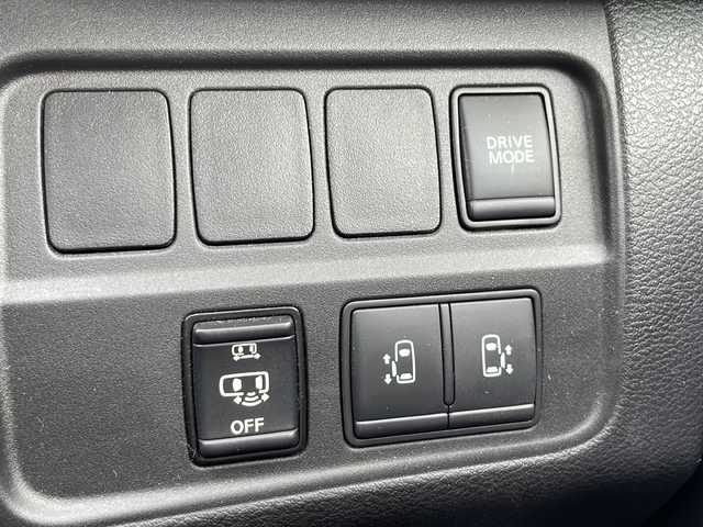 日産 セレナ e－パワー ハイウェイスター V 兵庫県 2021(令3)年 5.4万km ブリリアントホワイトパール ワンオーナー/保証書・取説・有/純正メモリーナビ・フルセグ・BT・CD・DVD・FM・AM/純正フリップダウンモニター/バックカメラ/全周囲カメラ/ナビ連動前後ドライブレコーダー/ETC2.0/プロパイロット/追尾機能付きクルーズコントロール/車線逸脱防止支援システム/衝突被害軽減ブレーキ/パーキングブレーキサポート/クリアランスソナー/電動パーキングブレーキ/ブレーキホールド/両側パワースライドドア/プッシュスタート/スマートキー×2/純正フロアマット/純正15インチアルミホイール