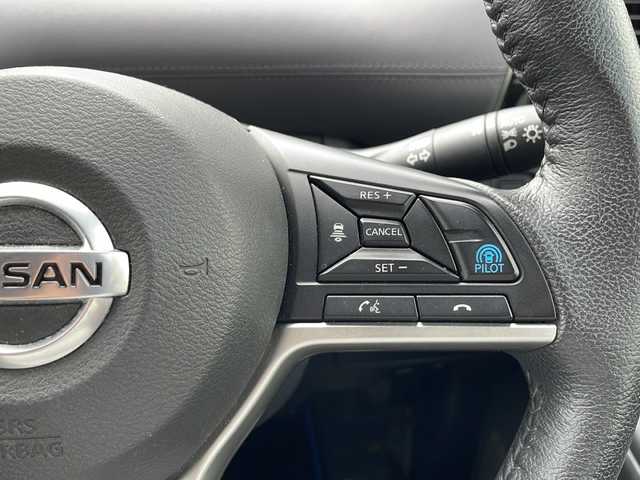 日産 セレナ e－パワー ハイウェイスター V 兵庫県 2021(令3)年 5.4万km ブリリアントホワイトパール ワンオーナー/保証書・取説・有/純正メモリーナビ・フルセグ・BT・CD・DVD・FM・AM/純正フリップダウンモニター/バックカメラ/全周囲カメラ/ナビ連動前後ドライブレコーダー/ETC2.0/プロパイロット/追尾機能付きクルーズコントロール/車線逸脱防止支援システム/衝突被害軽減ブレーキ/パーキングブレーキサポート/クリアランスソナー/電動パーキングブレーキ/ブレーキホールド/両側パワースライドドア/プッシュスタート/スマートキー×2/純正フロアマット/純正15インチアルミホイール
