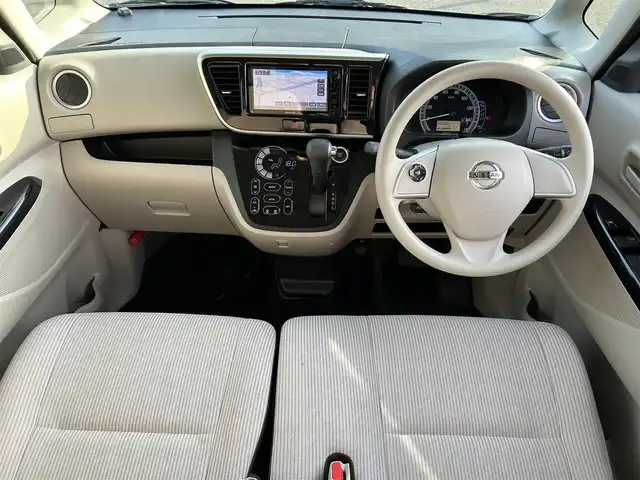 日産 デイズ ルークス X 愛媛県 2017(平29)年 8.8万km プレミアムパープルP 登録時走行距離：87802Km/社外SDナビ/AM/FM/フルセグTV/CD/DVD/ミラー型アラウンドビューカメラ/サンシェード/片側パワスラ/横滑り防止装置/衝突軽減システム/ETC/ハロゲンヘッドライト/エンジンスタートボタン/ベンチシート/スマートキー/社外フロアマット/スペアキー１本