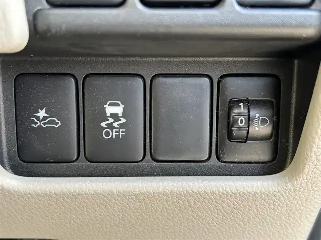 日産 デイズ ルークス X 愛媛県 2017(平29)年 8.8万km プレミアムパープルP 登録時走行距離：87802Km/社外SDナビ/AM/FM/フルセグTV/CD/DVD/ミラー型アラウンドビューカメラ/サンシェード/片側パワスラ/横滑り防止装置/衝突軽減システム/ETC/ハロゲンヘッドライト/エンジンスタートボタン/ベンチシート/スマートキー/社外フロアマット/スペアキー１本