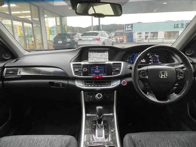 ホンダ アコード ハイブリッド EX 茨城県 2015(平27)年 20万km ホワイトオーキッドパール ３眼LEDライト/純正ナビ【AM/FM/CD/ワンセグ】/クルーズコントロール/バックカメラ/パワーシート/ETC/オートライト/スタッドレスタイヤ２３年/カーテンエアバッグ/盗難防止装置/横滑り防止装置/保証書/取扱説明書/スペアキー×１