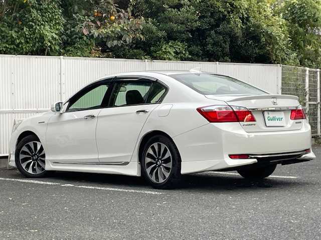 ホンダ アコード ハイブリッド EX 茨城県 2015(平27)年 20万km ホワイトオーキッドパール ３眼LEDライト/純正ナビ【AM/FM/CD/ワンセグ】/クルーズコントロール/バックカメラ/パワーシート/ETC/オートライト/スタッドレスタイヤ２３年/カーテンエアバッグ/盗難防止装置/横滑り防止装置/保証書/取扱説明書/スペアキー×１