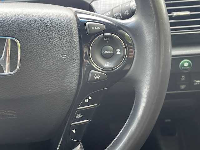 ホンダ アコード ハイブリッド EX 茨城県 2015(平27)年 20万km ホワイトオーキッドパール ３眼LEDライト/純正ナビ【AM/FM/CD/ワンセグ】/クルーズコントロール/バックカメラ/パワーシート/ETC/オートライト/スタッドレスタイヤ２３年/カーテンエアバッグ/盗難防止装置/横滑り防止装置/保証書/取扱説明書/スペアキー×１