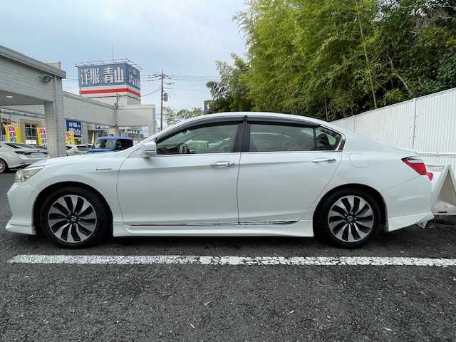 ホンダ アコード ハイブリッド EX 茨城県 2015(平27)年 20万km ホワイトオーキッドパール ３眼LEDライト/純正ナビ【AM/FM/CD/ワンセグ】/クルーズコントロール/バックカメラ/パワーシート/ETC/オートライト/スタッドレスタイヤ２３年/カーテンエアバッグ/盗難防止装置/横滑り防止装置/保証書/取扱説明書/スペアキー×１