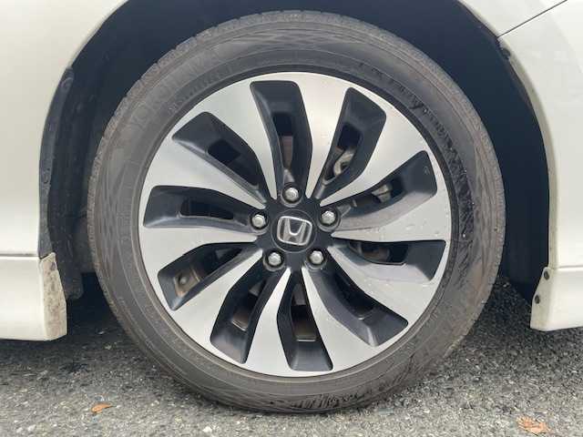 ホンダ アコード ハイブリッド EX 茨城県 2015(平27)年 20万km ホワイトオーキッドパール ３眼LEDライト/純正ナビ【AM/FM/CD/ワンセグ】/クルーズコントロール/バックカメラ/パワーシート/ETC/オートライト/スタッドレスタイヤ２３年/カーテンエアバッグ/盗難防止装置/横滑り防止装置/保証書/取扱説明書/スペアキー×１