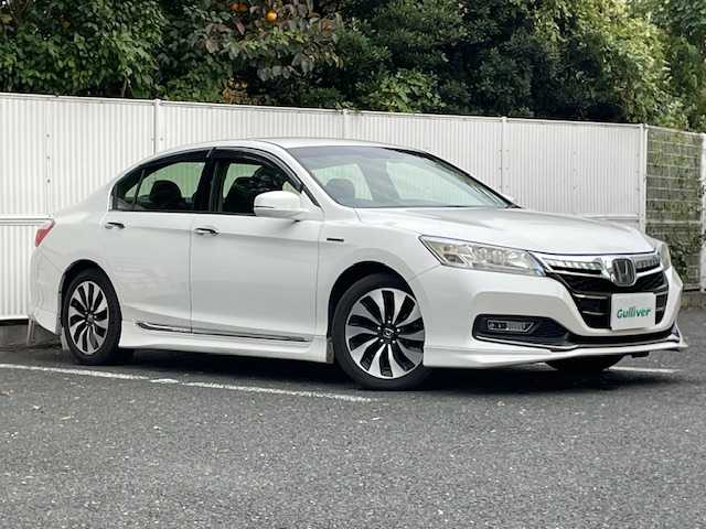 ホンダ アコード ハイブリッド EX 茨城県 2015(平27)年 20万km ホワイトオーキッドパール ３眼LEDライト/純正ナビ【AM/FM/CD/ワンセグ】/クルーズコントロール/バックカメラ/パワーシート/ETC/オートライト/スタッドレスタイヤ２３年/カーテンエアバッグ/盗難防止装置/横滑り防止装置/保証書/取扱説明書/スペアキー×１