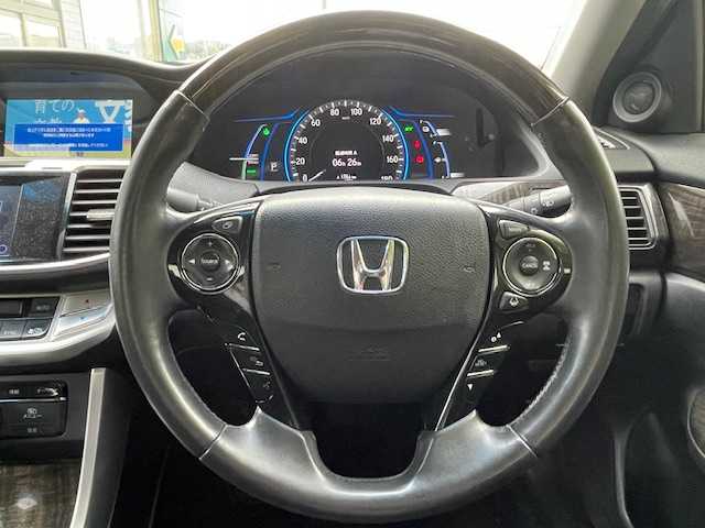 ホンダ アコード ハイブリッド EX 茨城県 2015(平27)年 20万km ホワイトオーキッドパール ３眼LEDライト/純正ナビ【AM/FM/CD/ワンセグ】/クルーズコントロール/バックカメラ/パワーシート/ETC/オートライト/スタッドレスタイヤ２３年/カーテンエアバッグ/盗難防止装置/横滑り防止装置/保証書/取扱説明書/スペアキー×１