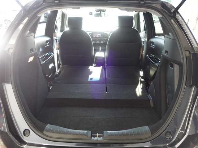 ホンダ フィット e:HEVホーム カーサ 熊本県 2021(令3)年 5.9万km メテオロイドグレーメタリック ワンオーナー/ホンダセンシング/純正Gathersディスプレイオーディオ/　CD/BT/USB/iPod/ワンセグTV/バックカメラ/ETC/純正ドライブレコーダー/前席シートヒーター/前後コーナーセンサー/純正ブラッククリア塗装16インチAW/プッシュスタート/スマートキー/純正フロアマット/純正ドアバイザー/保証書