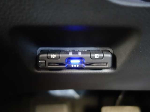 ホンダ フィット e:HEVホーム カーサ 熊本県 2021(令3)年 5.9万km メテオロイドグレーメタリック ワンオーナー/ホンダセンシング/純正Gathersディスプレイオーディオ/　CD/BT/USB/iPod/ワンセグTV/バックカメラ/ETC/純正ドライブレコーダー/前席シートヒーター/前後コーナーセンサー/純正ブラッククリア塗装16インチAW/プッシュスタート/スマートキー/純正フロアマット/純正ドアバイザー/保証書