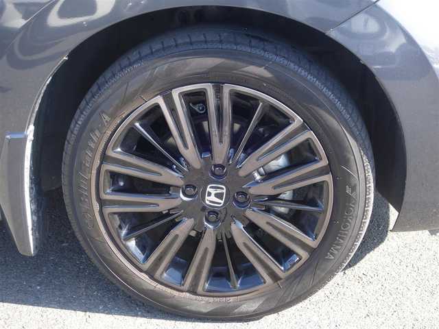 ホンダ フィット e:HEVホーム カーサ 熊本県 2021(令3)年 5.9万km メテオロイドグレーメタリック ワンオーナー/ホンダセンシング/純正Gathersディスプレイオーディオ/　CD/BT/USB/iPod/ワンセグTV/バックカメラ/ETC/純正ドライブレコーダー/前席シートヒーター/前後コーナーセンサー/純正ブラッククリア塗装16インチAW/プッシュスタート/スマートキー/純正フロアマット/純正ドアバイザー/保証書