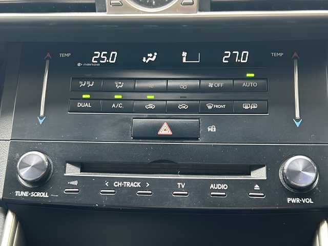 レクサス ＩＳ 350 バージョンL 静岡県 2014(平26)年 5万km ブラック 純正ナビ/・バックカメラ/・Bluetooth/・CD/DVD/・フルセグTV/・USB/・AUX/主要装備/・プッシュスタート/・ETC車載器/・サンルーフ/・クルーズコントロール/・前席シートヒーター/・前席ベンチレーション/・パワーシート/・レザーシート/・純正フロアマット/・スポーツモード/・ECOモード/・スペアキー/・カードキー