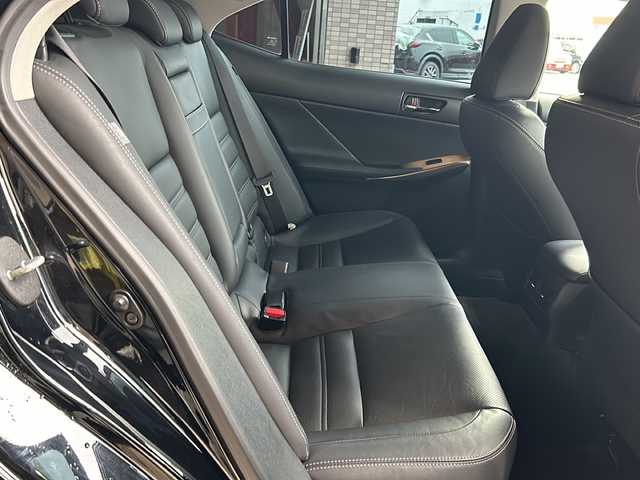 レクサス ＩＳ 350 バージョンL 静岡県 2014(平26)年 5万km ブラック 純正ナビ/・バックカメラ/・Bluetooth/・CD/DVD/・フルセグTV/・USB/・AUX/主要装備/・プッシュスタート/・ETC車載器/・サンルーフ/・クルーズコントロール/・前席シートヒーター/・前席ベンチレーション/・パワーシート/・レザーシート/・純正フロアマット/・スポーツモード/・ECOモード/・スペアキー/・カードキー
