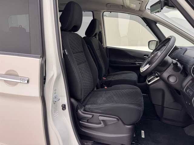 日産 セレナ ライダー 愛知県 2016(平28)年 9万km ブリリアントホワイトパール ワンオーナー/純正ナビ/フルセグ CD DVD BT MSV/純正フリップダウンモニター/レーダークルーズコントロール/エマージェンシーブレーキ/プロパイロット/LKA/パーキングアシスト/コーナーセンサー/インテリジェントルームミラー/アラウンドビューモニター/ドライブレコーダー/ETC/両側パワースライドドア/LEDヘッドライト/LEDフォグライト/オートライト/スマートキー