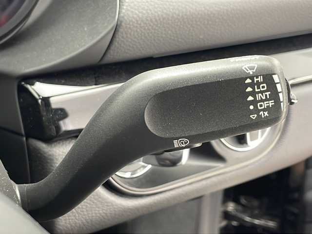 ポルシェ ポルシェ ７１８ボクスター T 千葉県 2021(令3)年 0.9万km 黒 【DN/クレーム】/純正ナビ/電動ウィング/シートヒーター/パドルシフト/ドラレコ/純正２０インチホイール