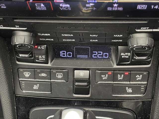 ポルシェ ポルシェ ７１８ボクスター T 千葉県 2021(令3)年 0.9万km 黒 【DN/クレーム】/純正ナビ/電動ウィング/シートヒーター/パドルシフト/ドラレコ/純正２０インチホイール