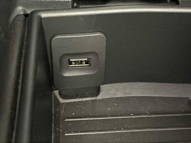 ポルシェ ポルシェ ７１８ボクスター T 千葉県 2021(令3)年 0.9万km 黒 【DN/クレーム】/純正ナビ/電動ウィング/シートヒーター/パドルシフト/ドラレコ/純正２０インチホイール