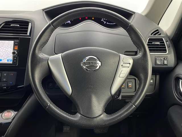 日産 セレナ ハイウェイスター Vセレ +Safty 栃木県 2014(平26)年 7.5万km ダイヤモンドブラック 純正ナビ/（BT/フルセグ/CD/DVD/AM/FM)/全方位カメラ/ハーフレザーシート/両側パワースライドドア/衝突軽減システム/横滑り防止/車線逸脱抑制機能/ドライブレコーダー/クルーズコントロール/ＥＴＣ/電動格納ミラー/純正アルミホイール/純正フロアマット/プッシュスタート/スマートキー