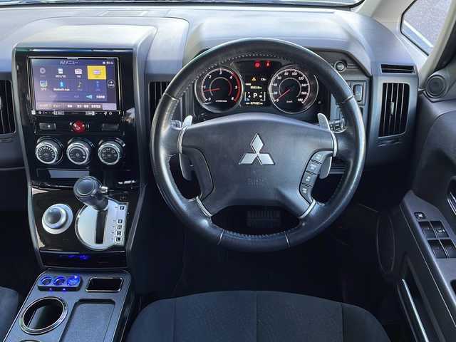 三菱 デリカＤ：５ D－Power package 岐阜県 2019(平31)年 7.8万km ウォームホワイトP/スターリングシルバーM 禁煙車/社外8型ナビ/フリップダウンモニター/バックカメラ/両側パワースライドドア/シートヒーター/パドルシフト/スマートキー/フォグランプ/HIDヘッドライト/オートライト/ルーフキャリア/リアラダー/マッドガード