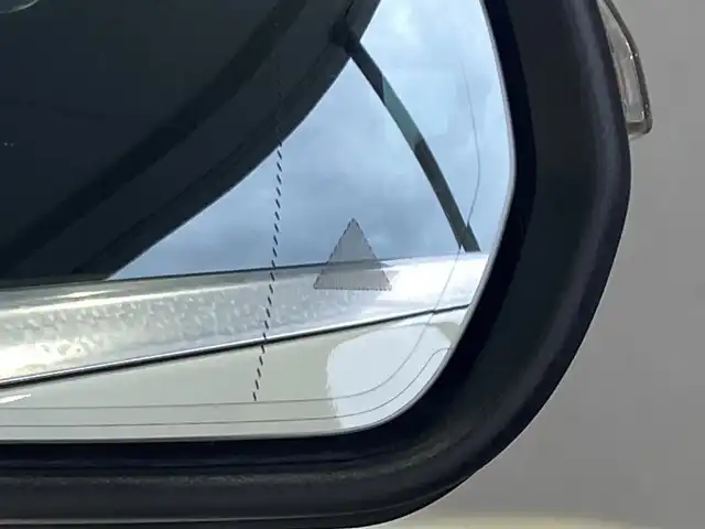 メルセデス・ベンツ Ｃ１８０ クーペ スポーツ+ 岐阜県 2016(平28)年 13.4万km ポーラホワイト ワンオーナー/レザーエクスクルーシブパッケージ（OP）/・本革シート/・エアバランスパッケージ/・パノラミックスライディングルーフ/レーダーセーフティパッケージ/・ディストロニックプラス（ステアリングアシスト付）/・飛び出し検知機能付ブレーキアシストプラス/・PRE-SAFEブレーキ（歩行者検知機能付）/・アクティブブラインドスポットアシスト/・アクティブレーンキーピングアシスト/・被害軽減ブレーキ付後方衝突警告システム/AMGスタイリングパッケージ/純正HDDナビ/バックカメラ/メモリ機能パワーシート/前席シートヒーター/LEDヘッドライト/オートライト/本革巻きステアリング/MTモードAT/パドルシフト/純正19インチAMGマルチスポークAW/純正フロアマット/純正ETC/スマートキー×2